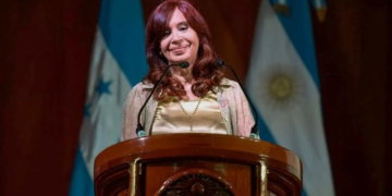 Cristina Kirchner defiende su visión política en la UMET