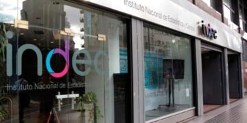 La canasta básica aumentó 14,3% en agosto y una familia tipo necesitó $284.687 para no ser pobre