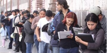 La tasa de desocupación bajó al 6,2% en el segundo trimestre