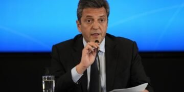 Massa anunció la suspensión de las retenciones para las exportaciones lácteas