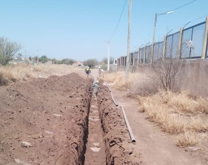 Obras de saneamiento en Loteo Los Terebintos