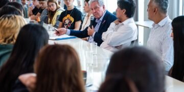 Estudiantes de la Residencia universitaria conversaron con autoridades provinciales