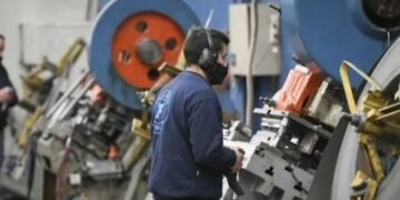 La industria cayó por tercer mes consecutivo: se contrajo 3,1% en agosto