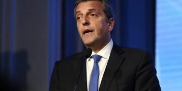 Sergio Massa aboga por una solución monetaria en medio de la campaña electoral
