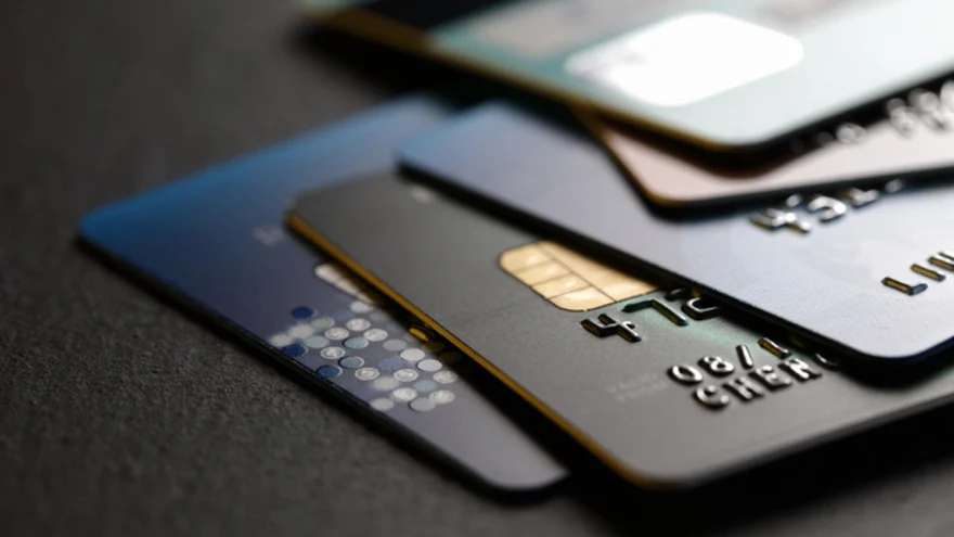 Tarjetas de crédito: cómo queda el interés por las cuotas tras la suba de tasas