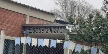 Denuncian a la directora de una escuela por discriminar a una niña de 6 años