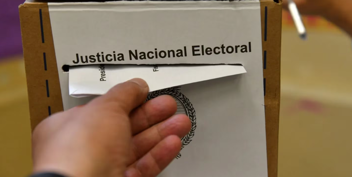 Escasez de boletas: La Justicia Electoral advierte a La Libertad Avanza