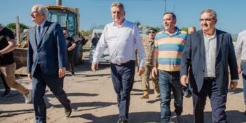 Jalil junto a Rossi y Taiana visitaron la Guarnición militar que se construye en la provincia