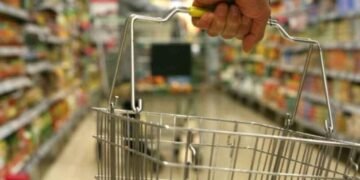 Canasta básica: una familia necesitó 390 mil pesos para no ser pobre en noviembre