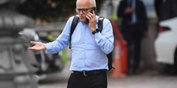Eduardo Roust presenta su renuncia indeclinable a la Secretaría de Medios