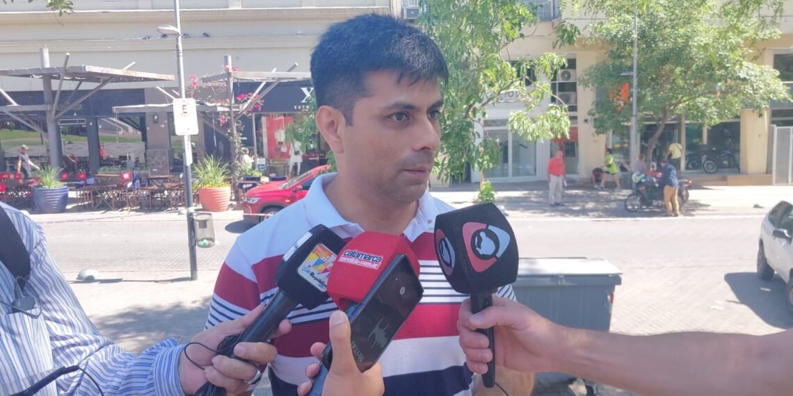 Homenaje a Juan Carlos Rojas en la Plaza de Choya: Placa y misa conmemorativa