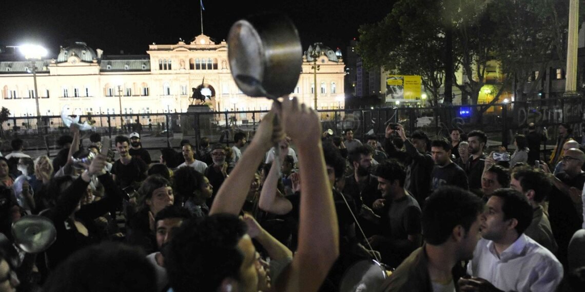 Javier Milei sobre los cacerolazos: “Puede ser que haya gente que sufre del síndrome de Estocolmo”