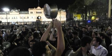 Javier Milei sobre los cacerolazos: “Puede ser que haya gente que sufre del síndrome de Estocolmo”