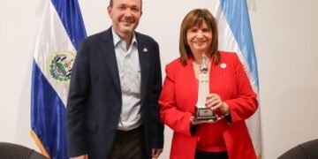 Patricia Bullrich se reúne con ministro de seguridad de El Salvador