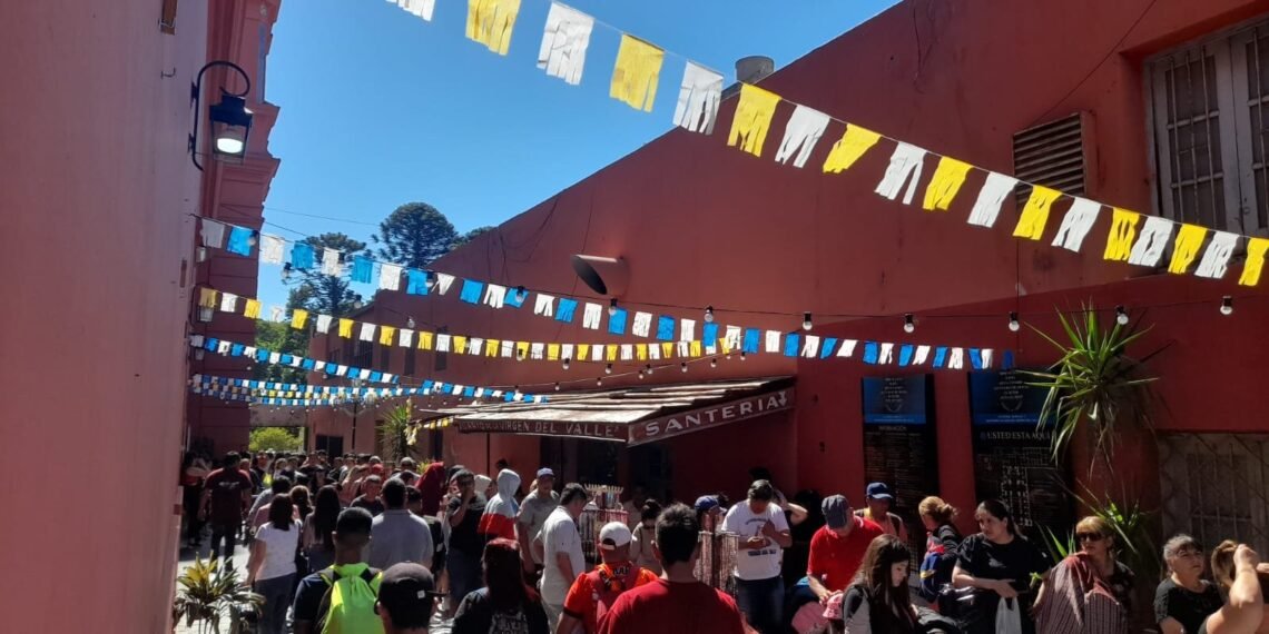 Peregrinos, turistas y residentes se sumaron a las diferentes propuestas de Turismo de la Capital