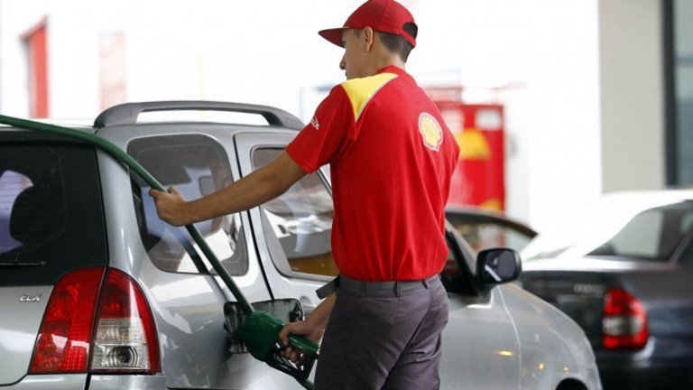 Tras la devaluación, Shell subió el precio de los combustibles un 37%