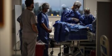 Covid-19: aumenta la cantidad de pacientes en terapia intensiva