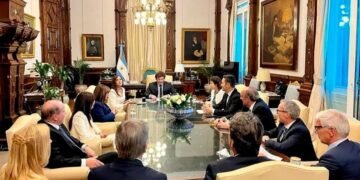 Javier Milei encabezó la primera reunión de Gabinete del año
