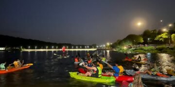 Kayak en luna llena: La gente vivió sensaciones únicas en el Jumeal