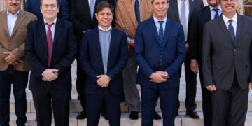 Los gobernadores peronistas se reúnen el jueves para analizar la ley ómnibus y el DNU
