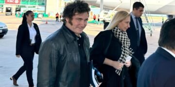 Milei partió rumbo a Suiza para participar del Foro Económico Mundial en Davos