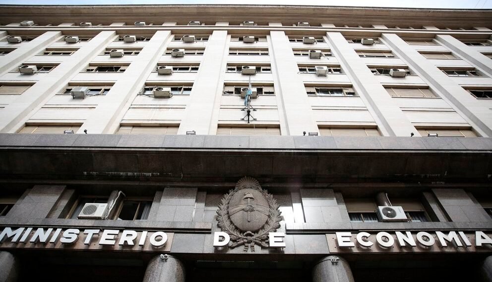 El Gobierno redujo el tope de ingresos para acceder a asignaciones familiares
