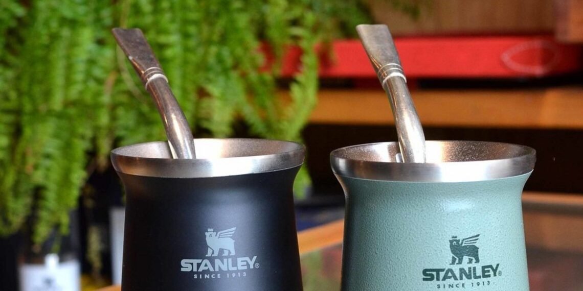 La ANMAT ordenó retirar del mercado 60 mil bombillas para mate Stanley por riesgo para la salud