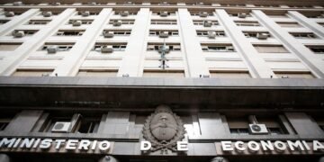 Las transferencias totales de Nación a provincias cayeron en enero 13,2%