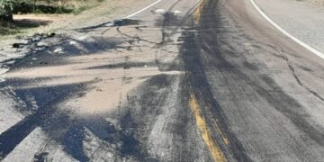 Por derrame de alquitrán, piden transitar con precaución en Quebrada de Belén