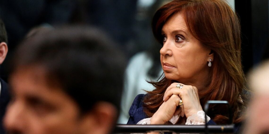 CFK responde a Milei por sus declaraciones sobre el aumento salarial: “Lo hacía más valiente”
