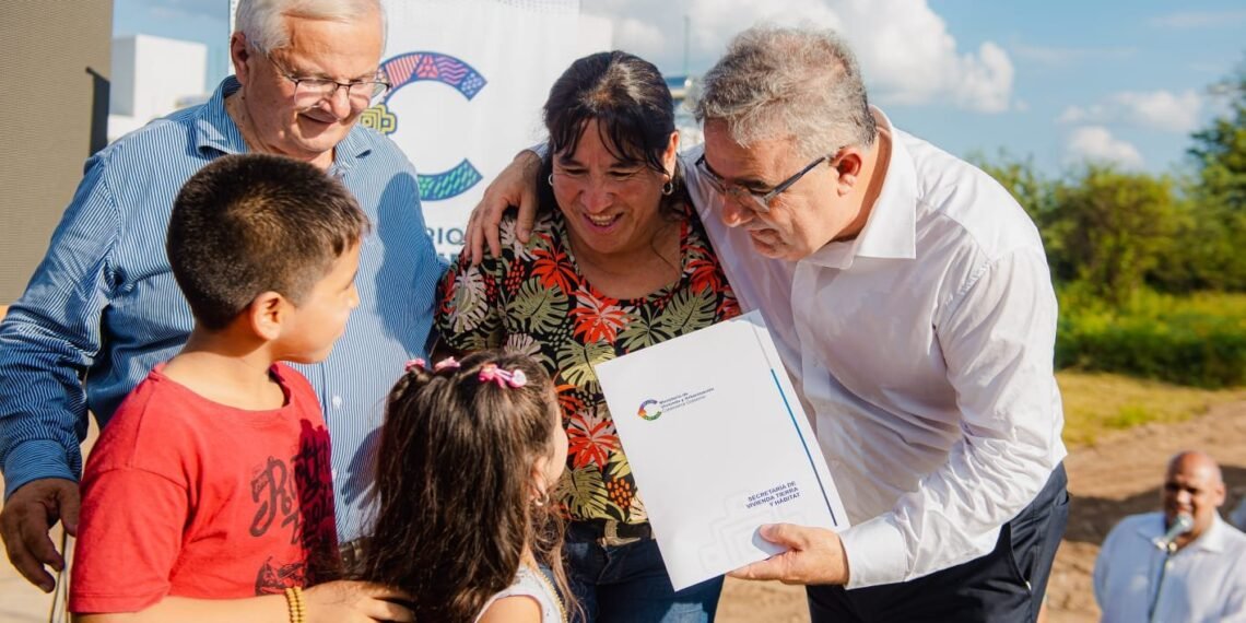 Icaño: 39 nuevas familias recibieron su nuevo hogar