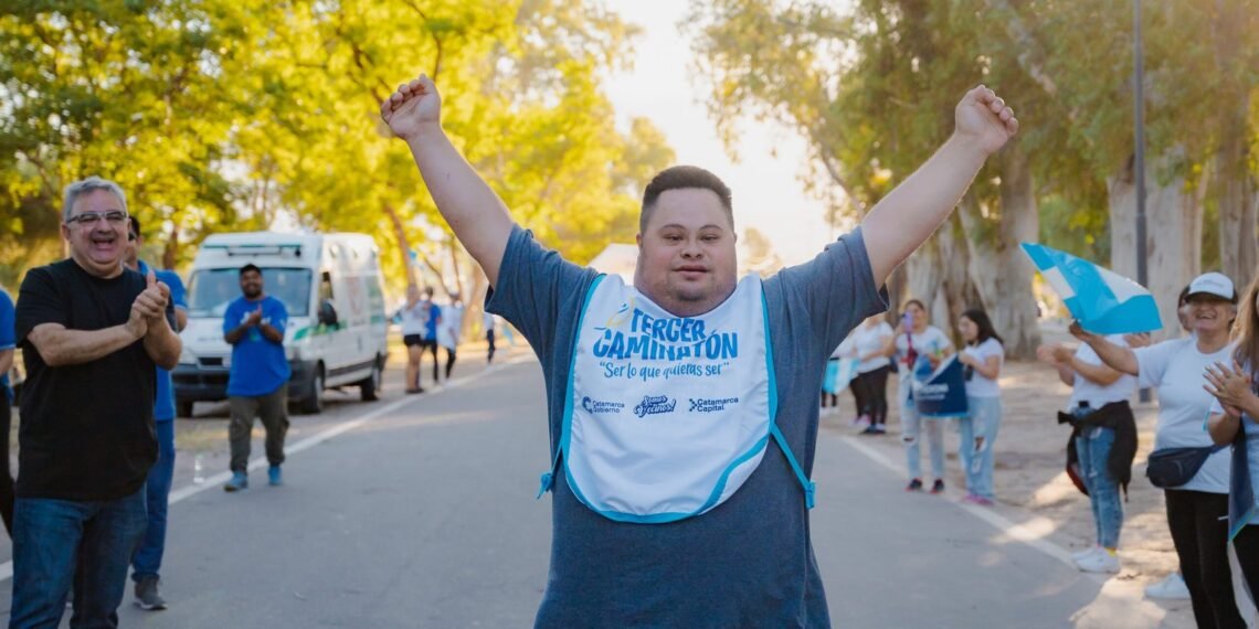 La “Caminatón” tuvo su tercera edición en el Parque Adán Quiroga