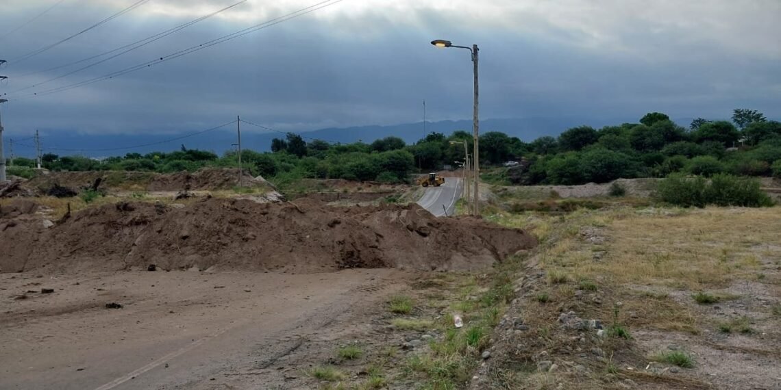VIDEO: Cortan varios accesos en la provincia por la crecida del río del Valle