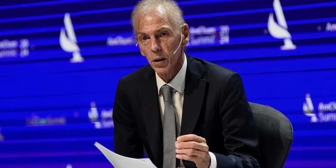 El secretario de Energía critica a Cristina Kirchner por subsidios energéticos