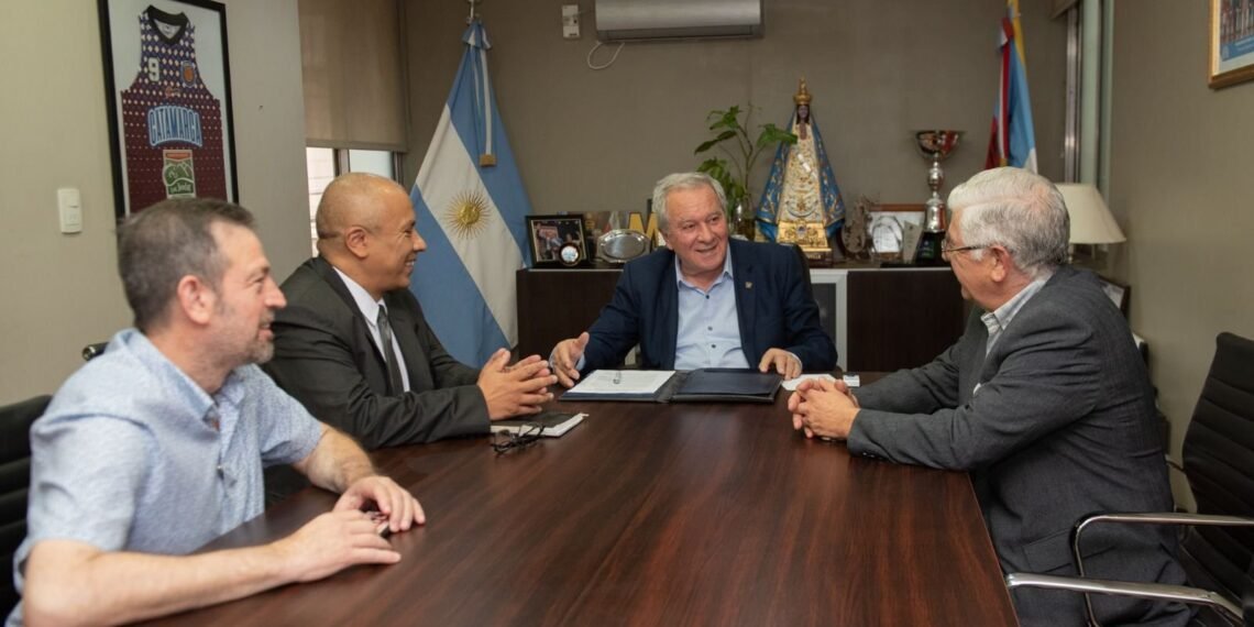 Firman un convenio de capacitación entre Senado y FASTA