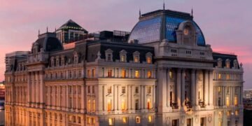 Gobierno remueve placa de reinauguración del ex Centro Cultural Kirchner