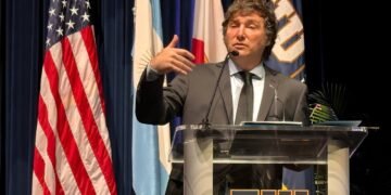 Javier Milei descartó aplicar la vacuna contra el dengue: “En tres meses los mosquitos habrán desaparecido”