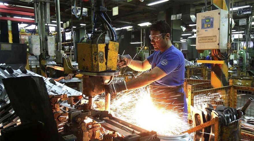 La industria se derrumbó 9,9% interanual en febrero de 2024