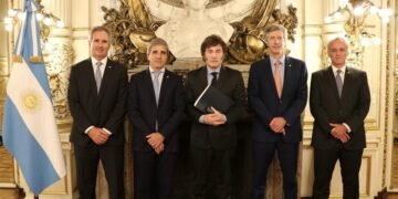 La pretensión de Milei de que todos vean lo que él ve: equilibrio fiscal como sea, inflación en baja y salarios en alza