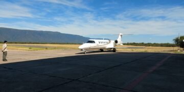 OSEP realizó el traslado de una afiliada en avión sanitario de la provincia