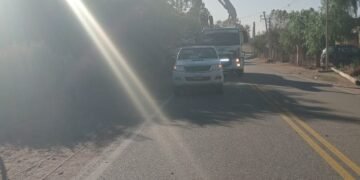 Viento Zonda volteo postes y columnas eléctricas en Tinogasta
