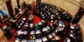 Los senadores recibirán un aumento del 9% en mayo y cobrarán $8 millones por mes