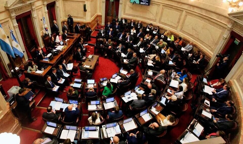 Los senadores recibirán un aumento del 9% en mayo y cobrarán $8 millones por mes