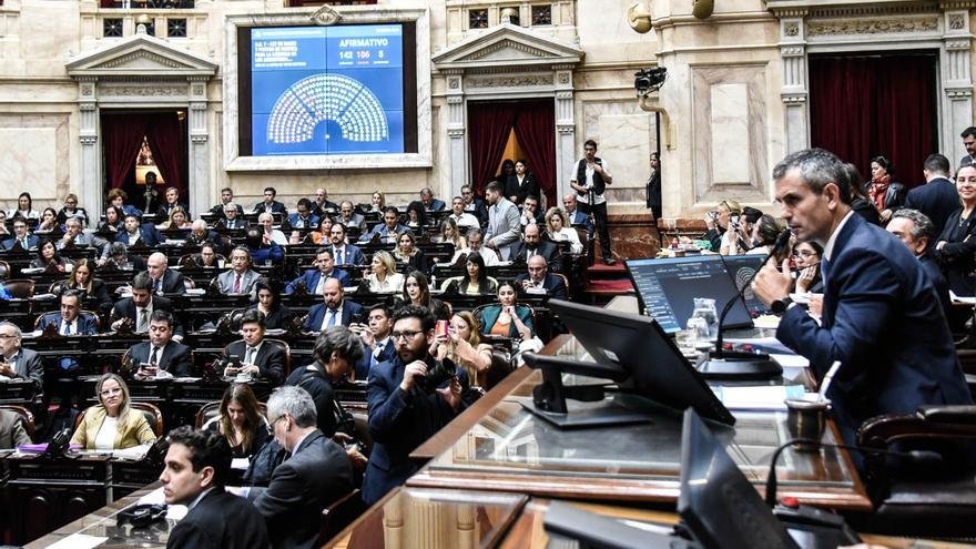 Macri asume un perfil más opositor, en medio del abrazo libertario de Milei a sus diputados