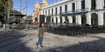 Menos trabajo y más pobreza: en medio de la crisis, Milei visita por primera vez la Córdoba donde sacó récord de votos