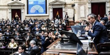 Sin euforia, la Casa Rosada vivió como un alivio el avance en Diputados
