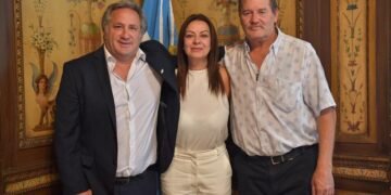 Las intrigas acechan a Pettovello, que busca sobrevivir en un ministerio cruzado por la polémica