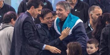 Parte de la CGT, el kirchnerismo, la izquierda y organizaciones sociales concentran contra la ley Bases