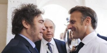 A horas de la inauguración de los Juegos Olímpicos, Milei tuvo su reunión con Macron en París