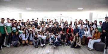 Estudiantes de escuelas municipales se capitalizan como emprendedores